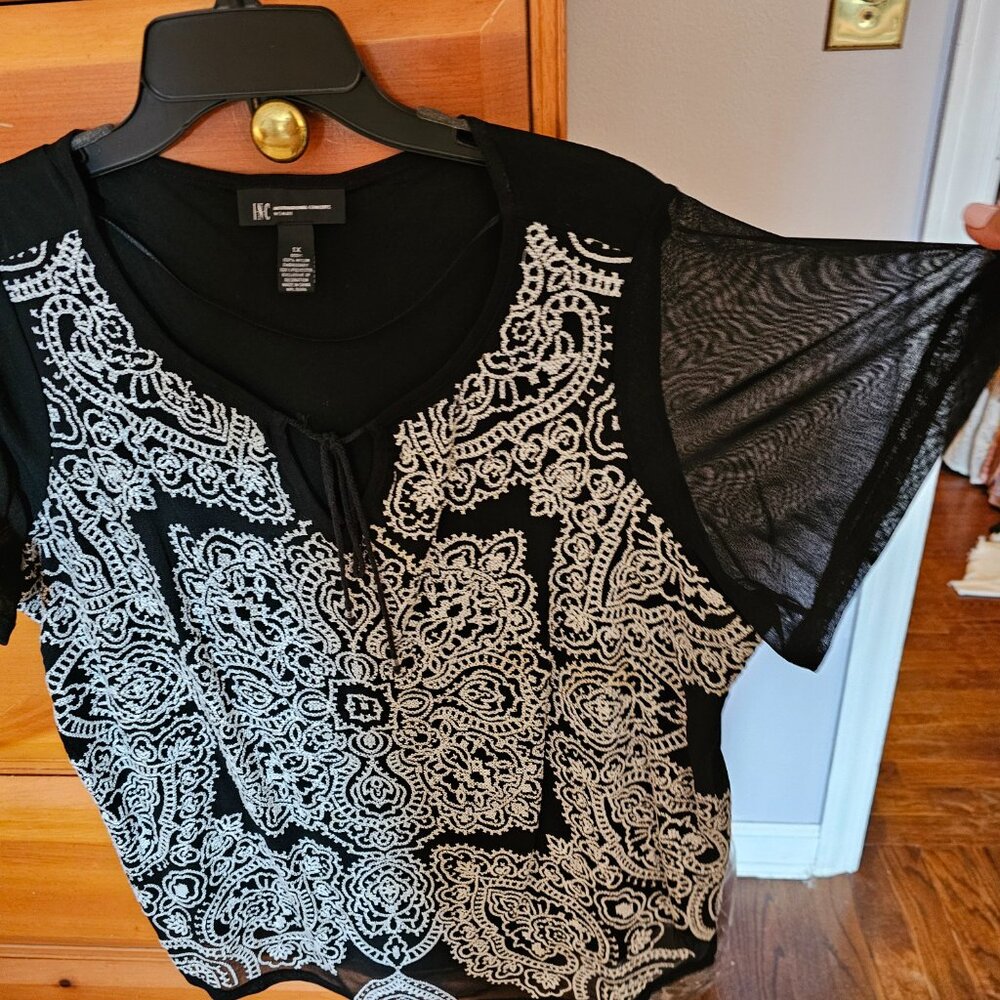 1X INC Black/White Sheer 1/2 sleeve top